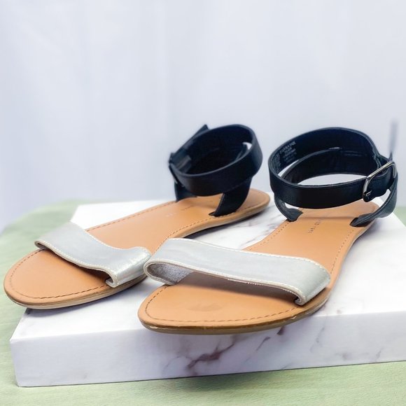 GAP Womens Spring Flats Strappy Black Silver Dressy Sandals - Picture 2 of 8